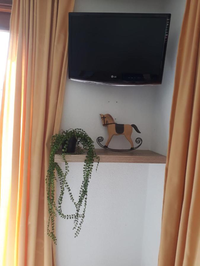 Chalet Van Minicamping De Braamhof Коудекерке Екстериор снимка