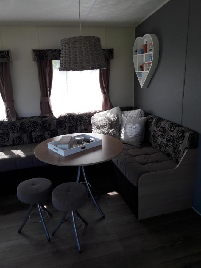 Chalet Van Minicamping De Braamhof Коудекерке Екстериор снимка