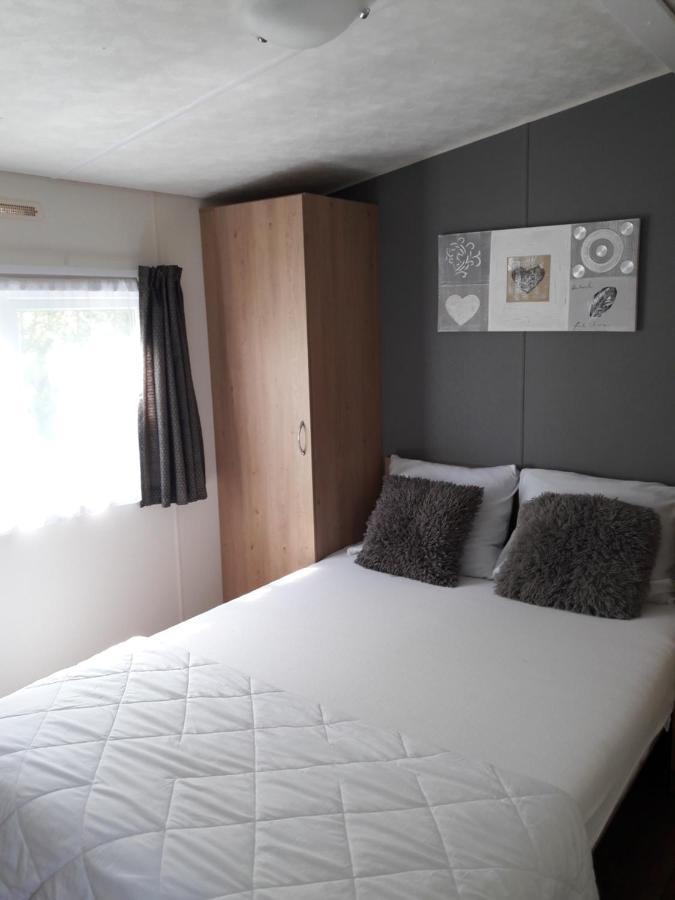 Chalet Van Minicamping De Braamhof Коудекерке Екстериор снимка